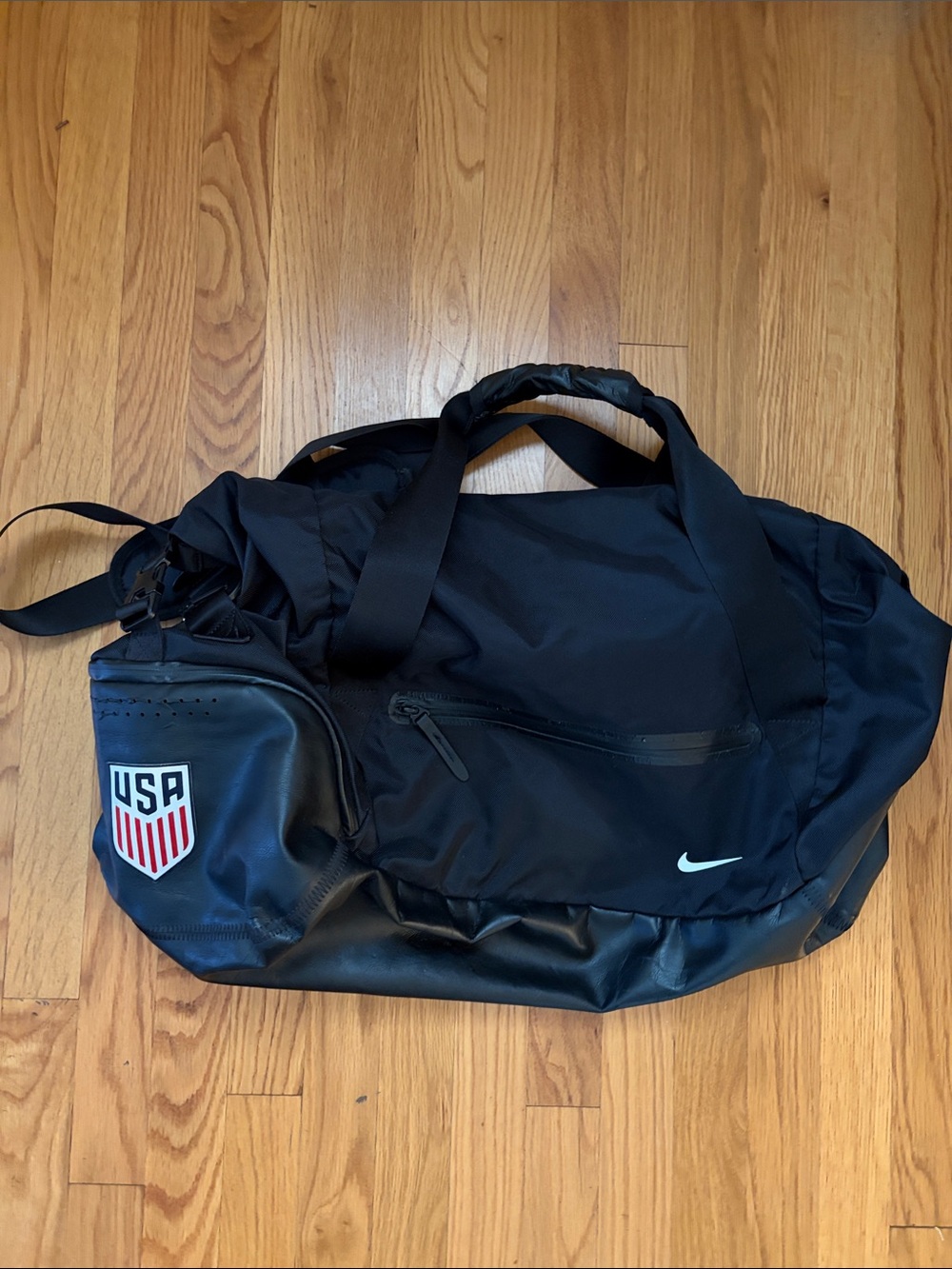 Nike Men’s USA Soccer Player Duffel Bag